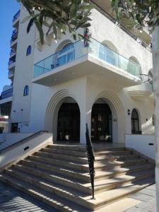 Gillieru Harbour Hotel
