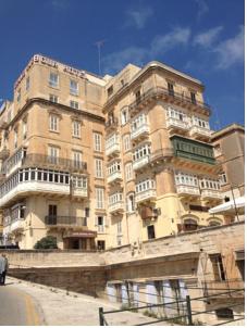 Grand Harbour Hotel
