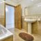 Three-Bedroom Apartment in Christchurch Court